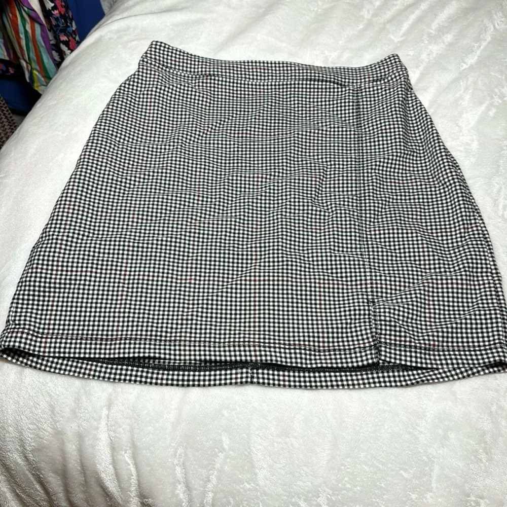 Hollister Black Red & White Small Checkered Plaid Mini Skirt Size Small S
